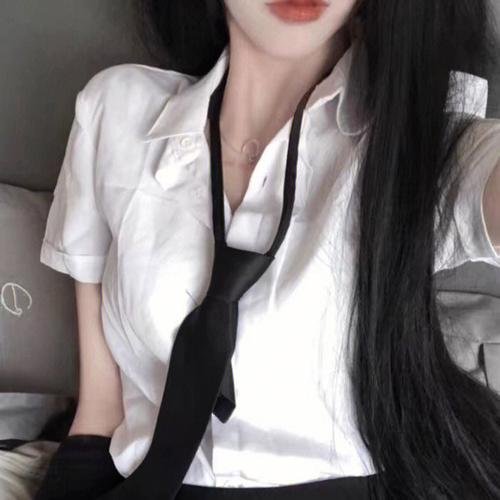 他不是我